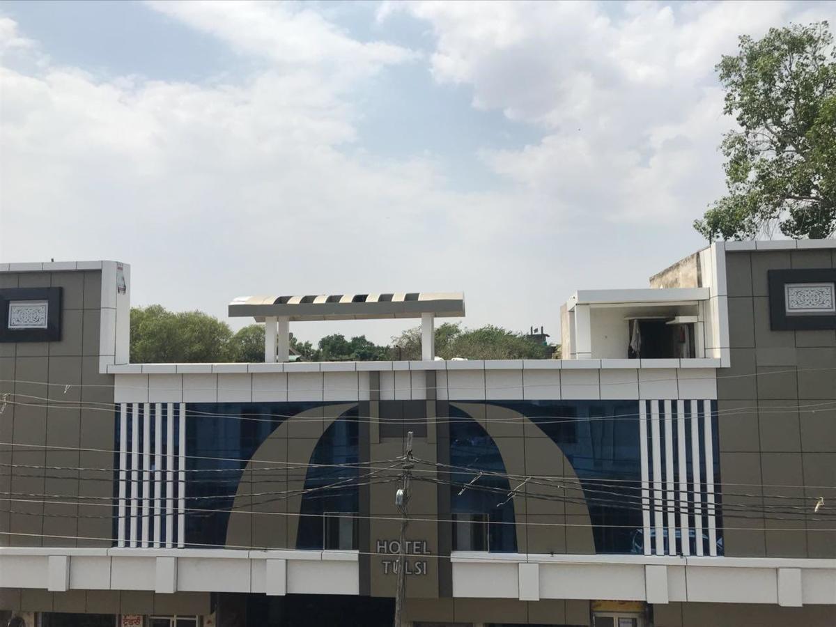Hotel Tulsi Banda Екстер'єр фото